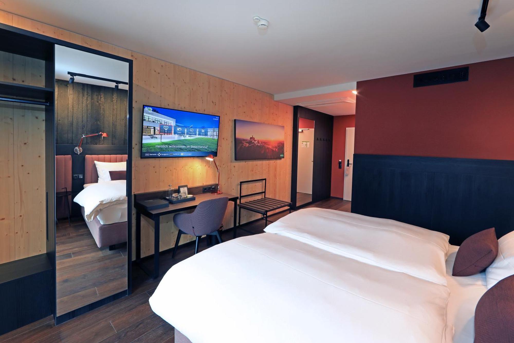 Hotel Steiermarkhof Graz - Aus Holz Gebaut, Von Huegeln Gekuesst מראה חיצוני תמונה